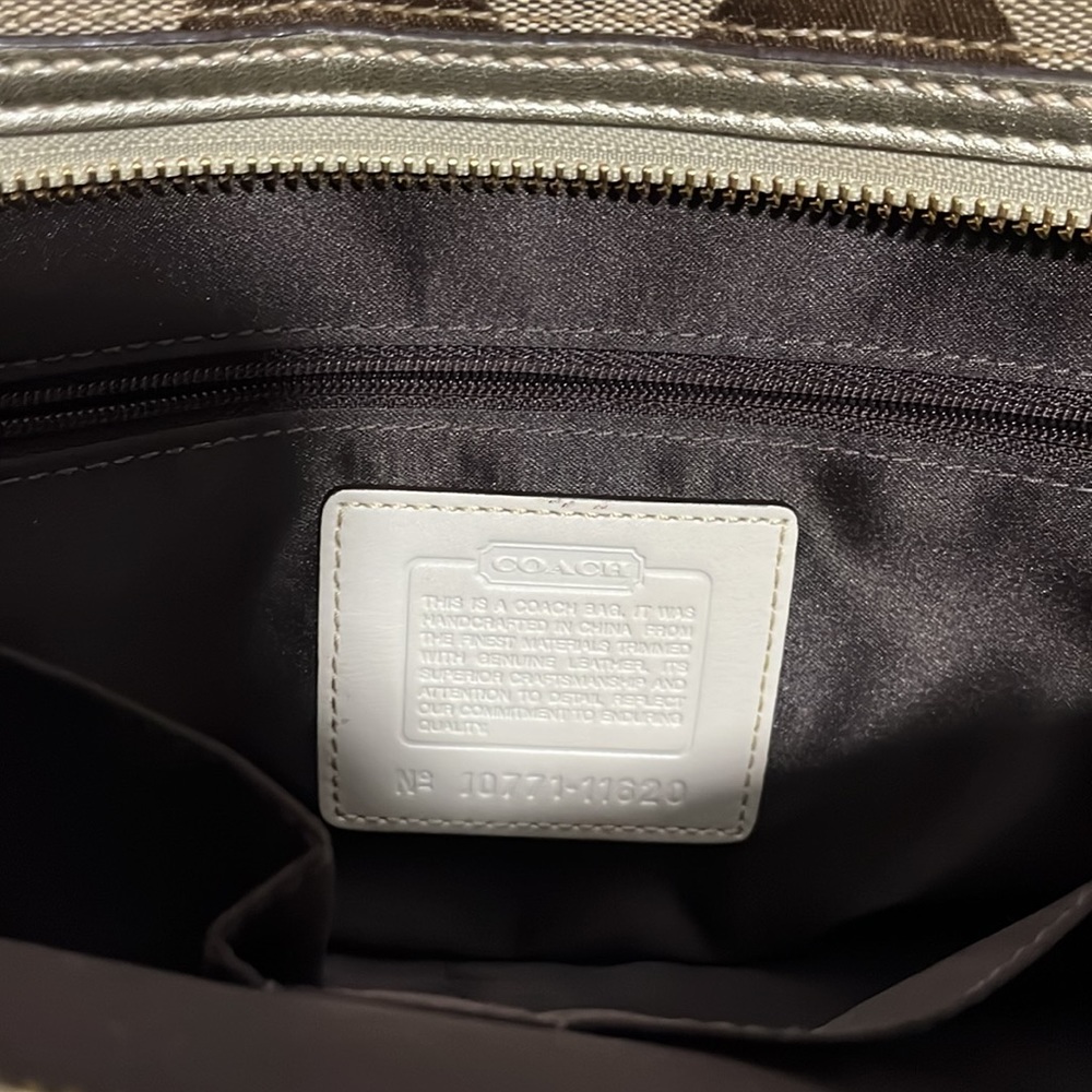 Authentic Coach Shoulder Bag Tan Color - Picture 4 of 7